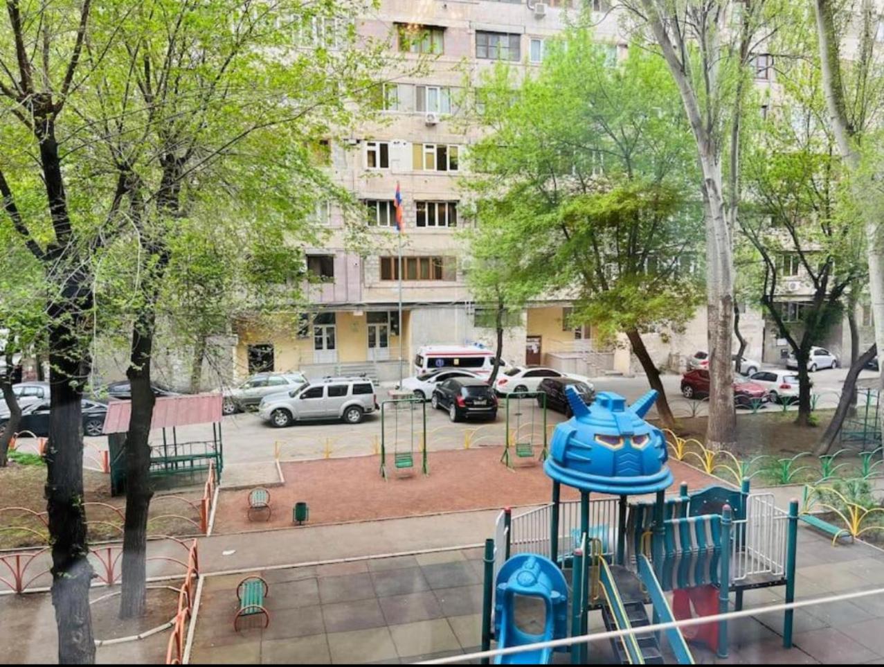 Apart House In Centr Koghbaci Strit Yerevan Exterior photo